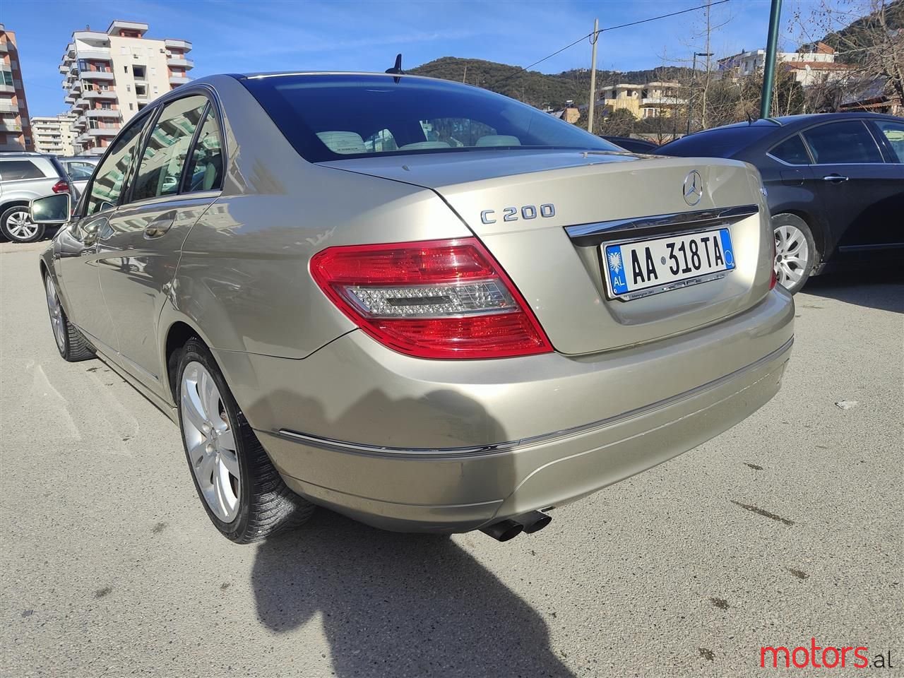 2011' Mercedes-Benz C 200 photo #2