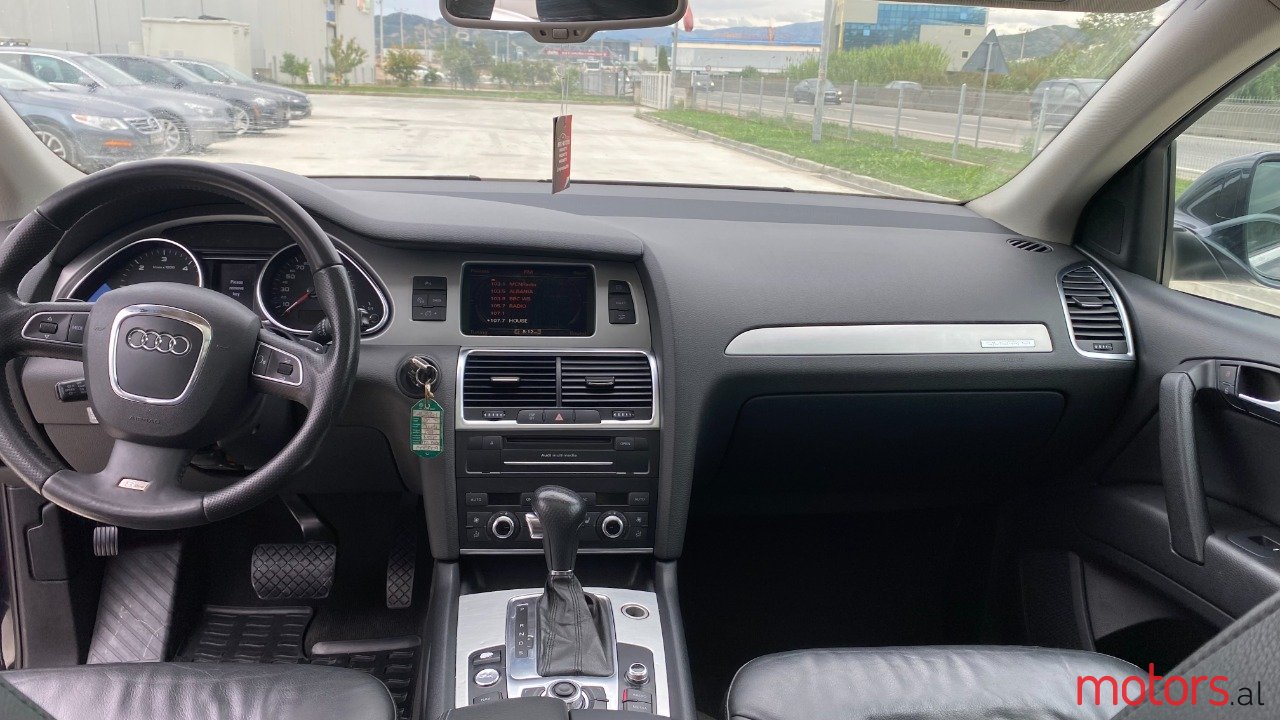 2010' Audi Q7 photo #2