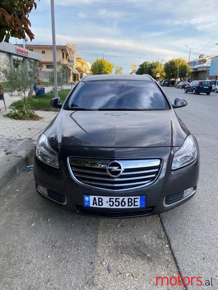 2011' Opel Insignia photo #1