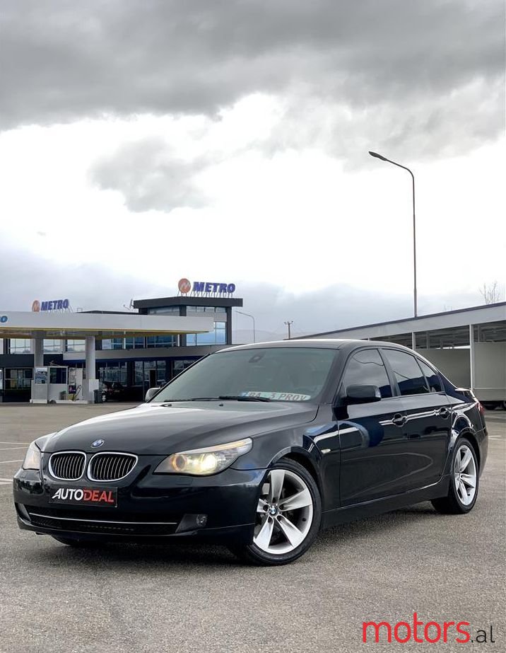 2009' BMW 528 photo #1