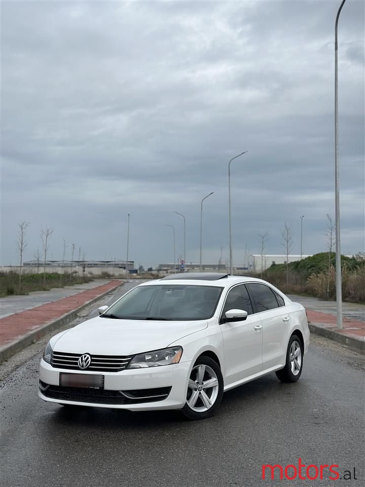 2013' Volkswagen Passat photo #1