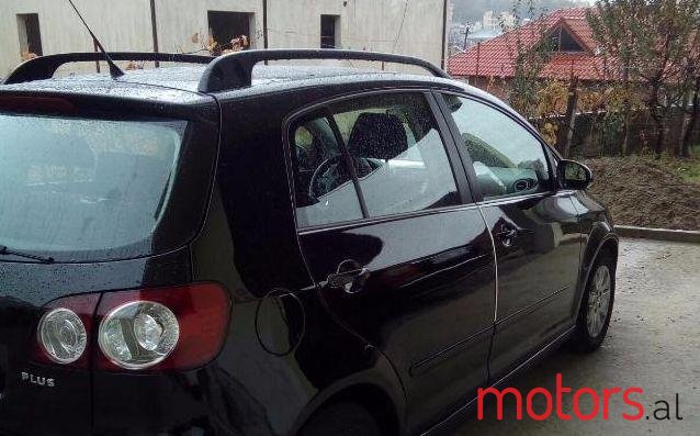 2008' Volkswagen Golf Plus photo #1