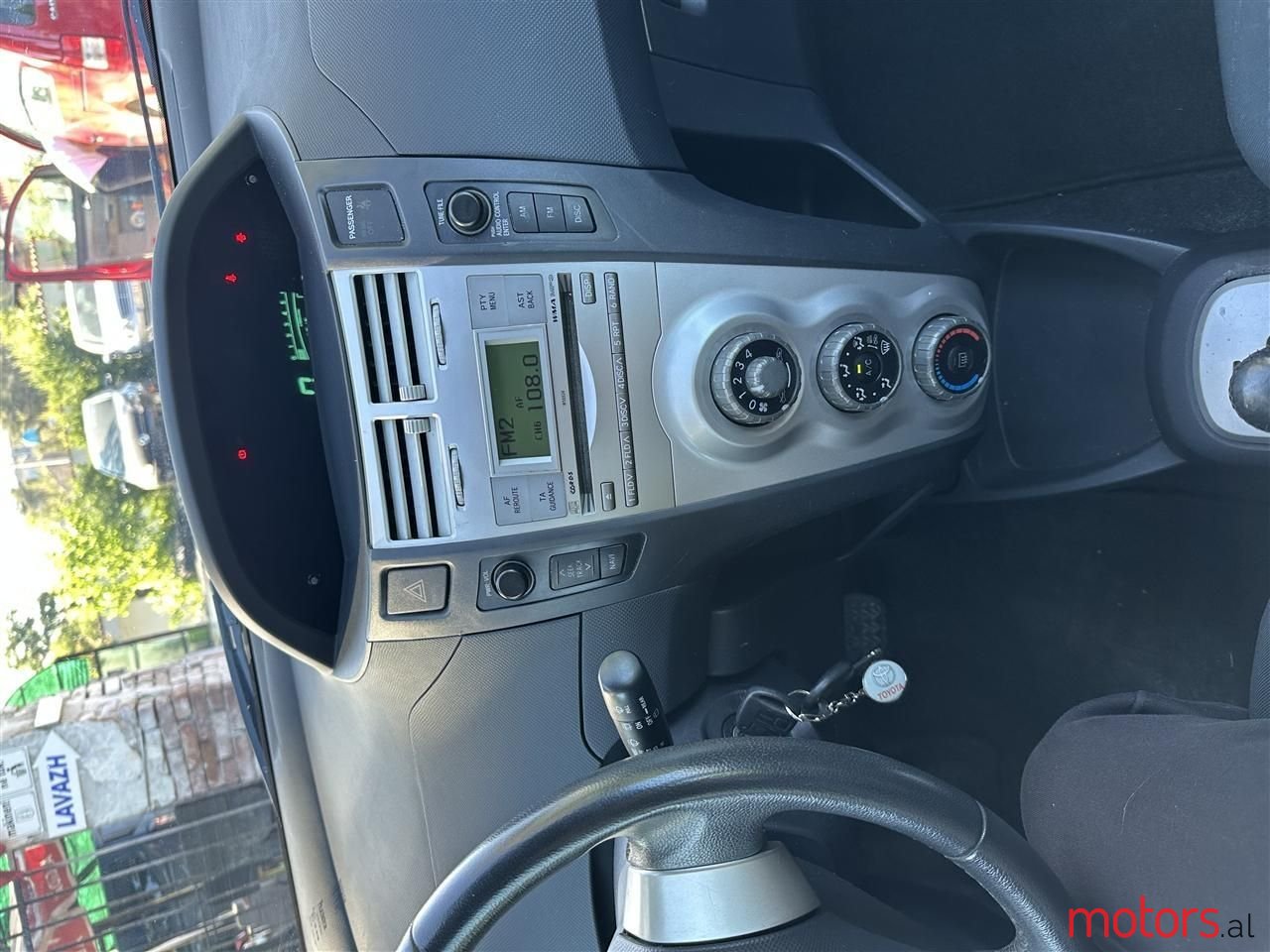 2008' Toyota Yaris photo #5