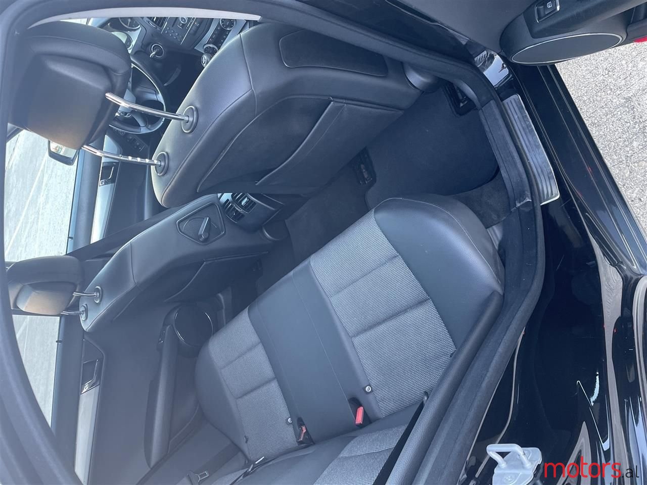 2009' Mercedes-Benz C 220 photo #2