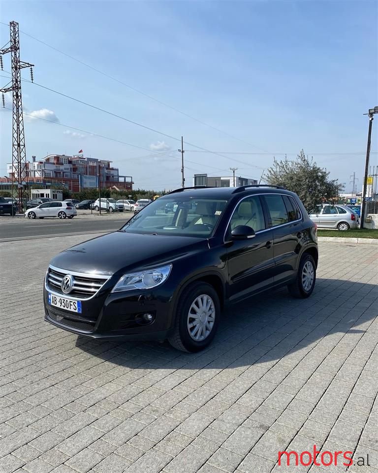 2010' Volkswagen Tiguan photo #1