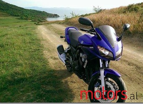 2004' Yamaha FZR photo #1