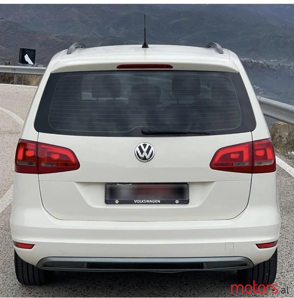 2015' Volkswagen Sharan photo #3