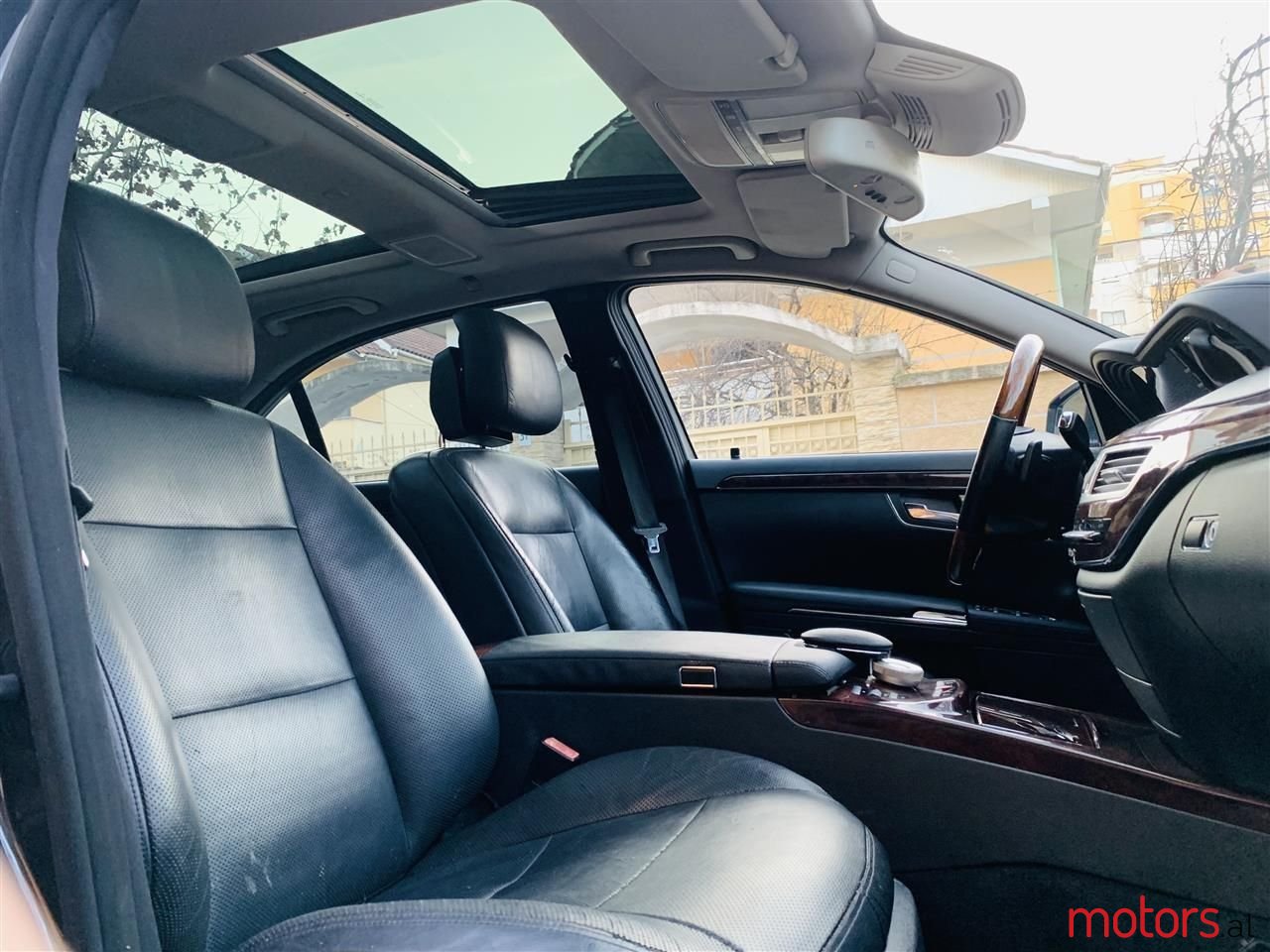 2010' Mercedes-Benz S 550 photo #2