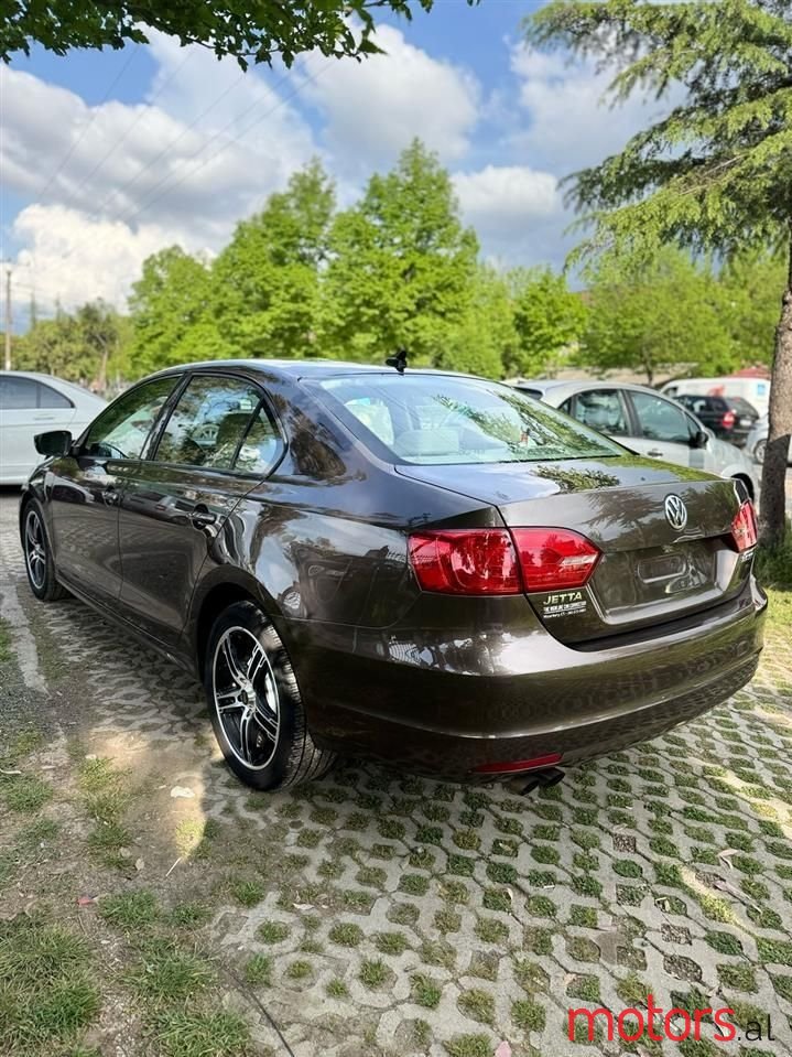 2011' Volkswagen Jetta photo #4