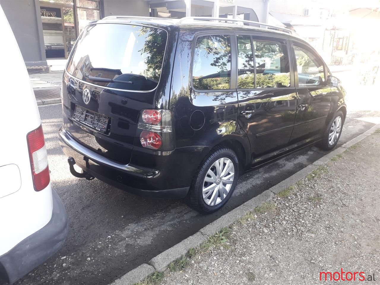 2006' Volkswagen Touran photo #4