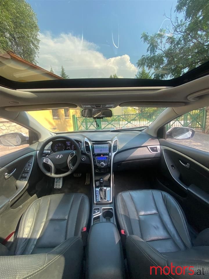 2012' Hyundai i30 photo #6