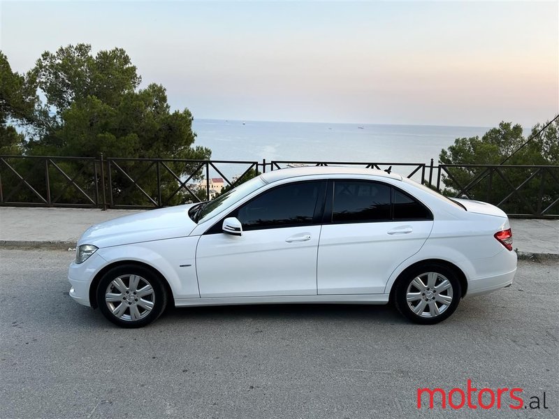 2010' Mercedes-Benz C 220 photo #2