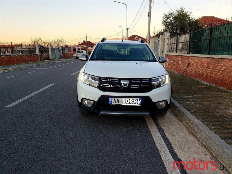 2017' Dacia Sandero photo #2