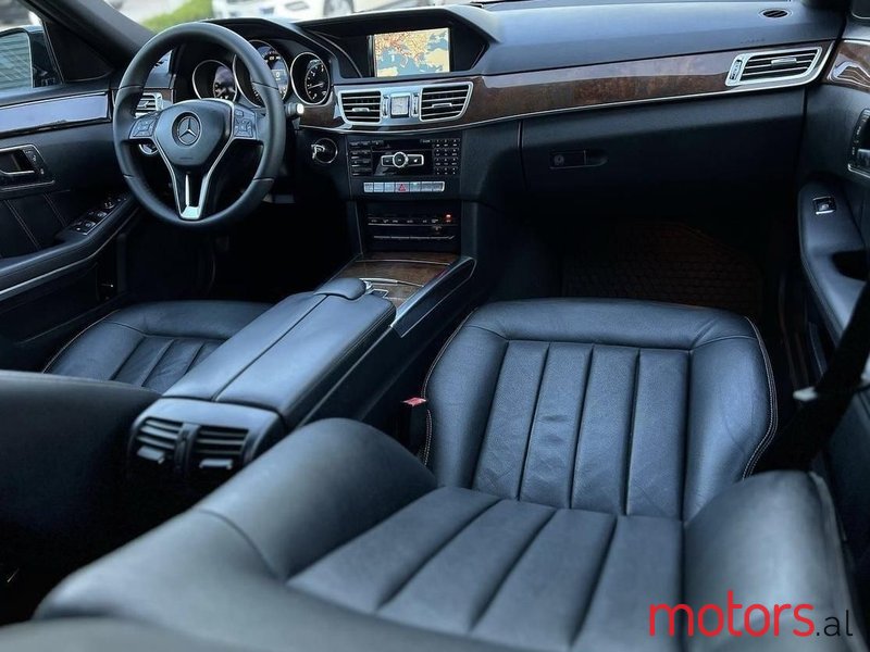 2013' Mercedes-Benz E 220 photo #5