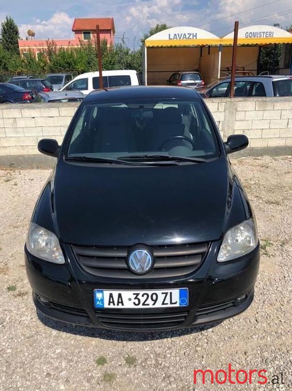 2005' Volkswagen Fox photo #4