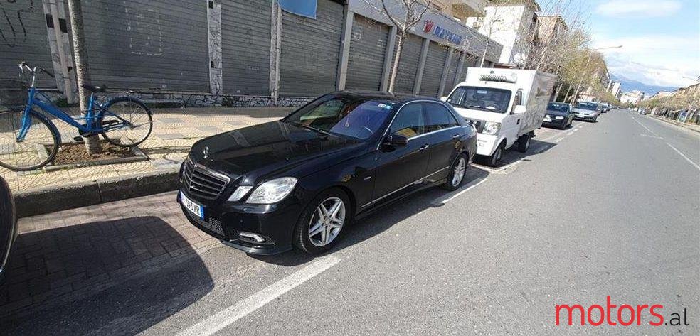 2010' Mercedes-Benz E 220 photo #1
