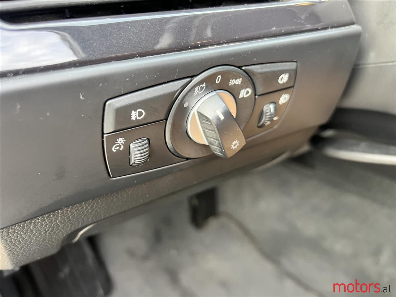 2008' BMW 520 photo #4