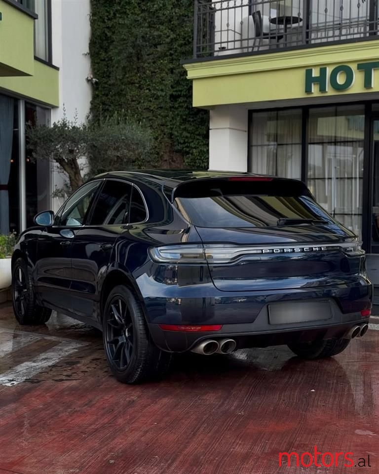 2019' Porsche Macan photo #2