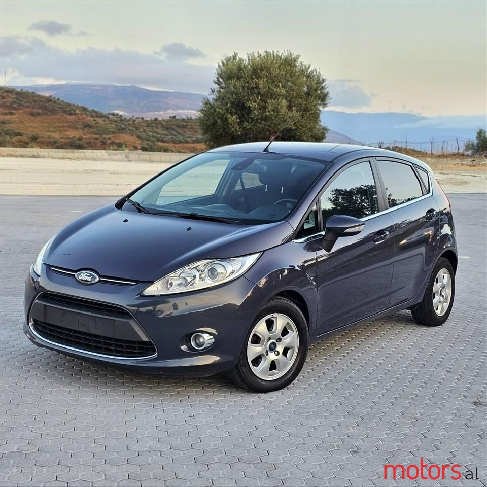 2011' Ford Fiesta photo #2