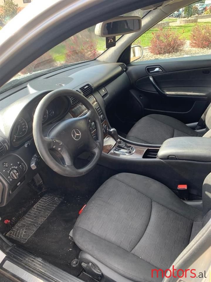 2005' Mercedes-Benz C 200 photo #2