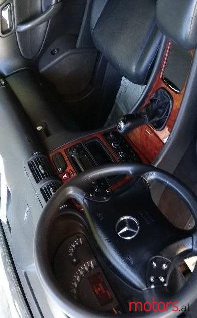 2003' Mercedes-Benz C-Class photo #1