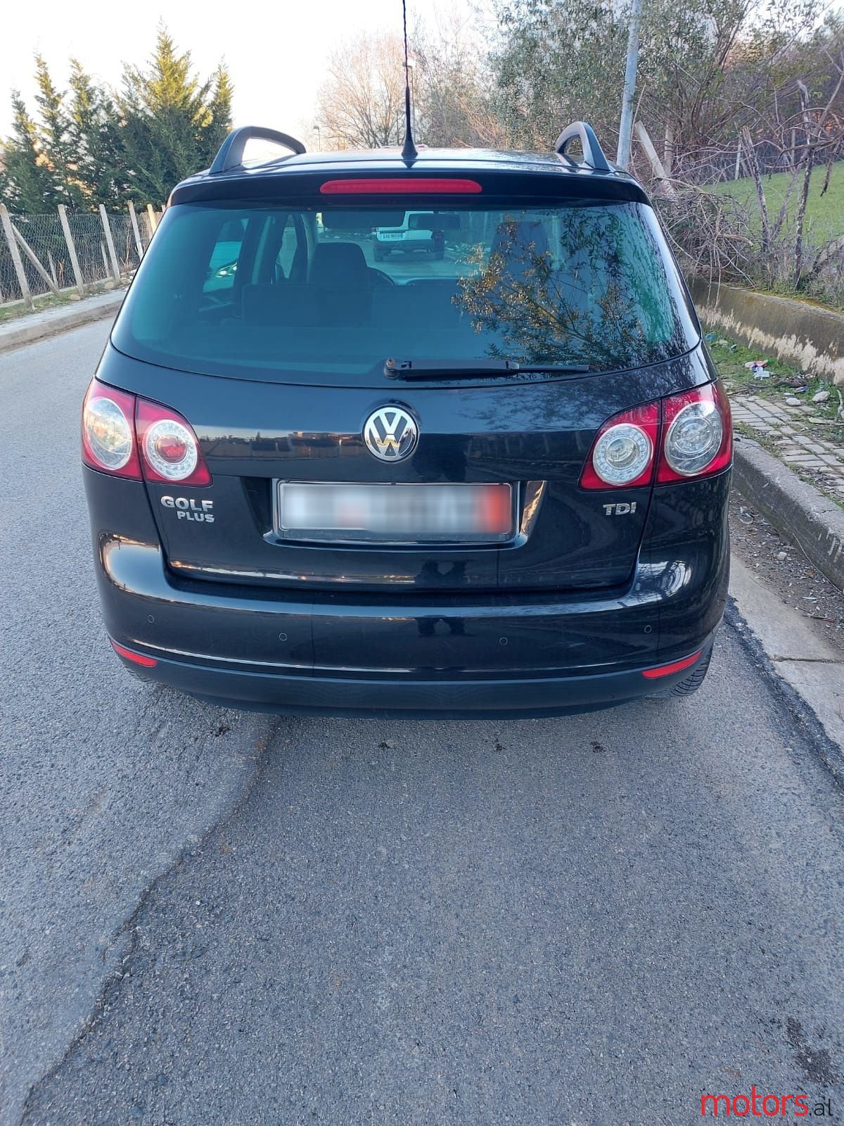 2008' Volkswagen Golf photo #4