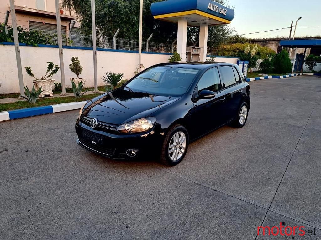 2010' Volkswagen Golf photo #1