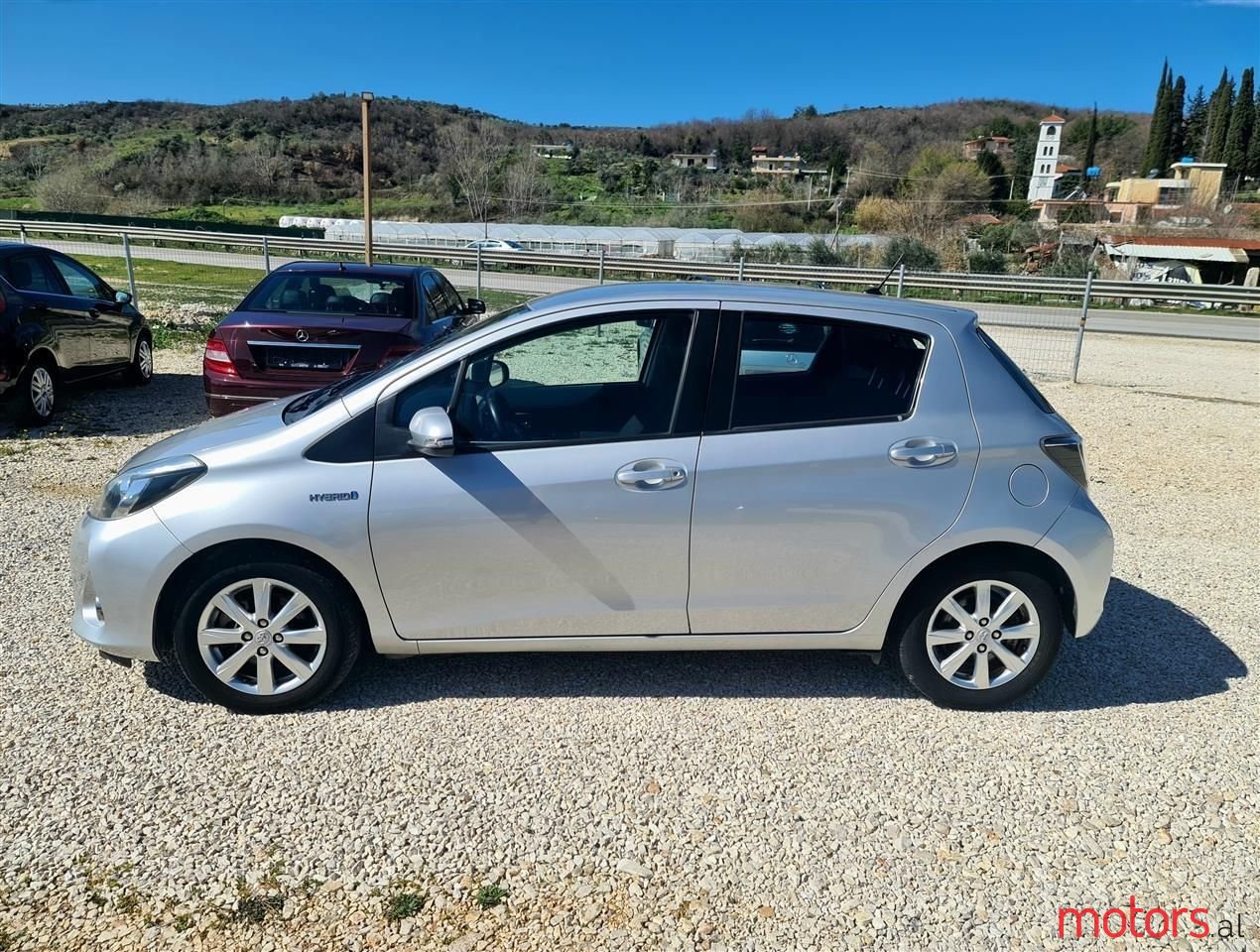 2013' Toyota Yaris photo #2