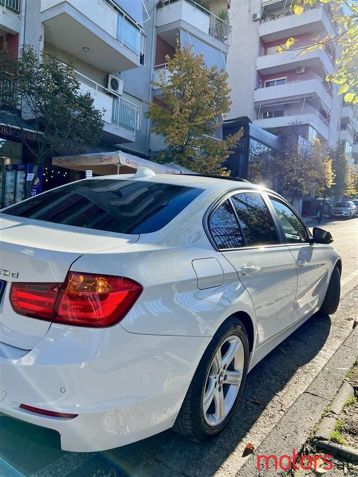 2013' BMW 320 photo #1