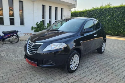 2014' Lancia Ypsilon