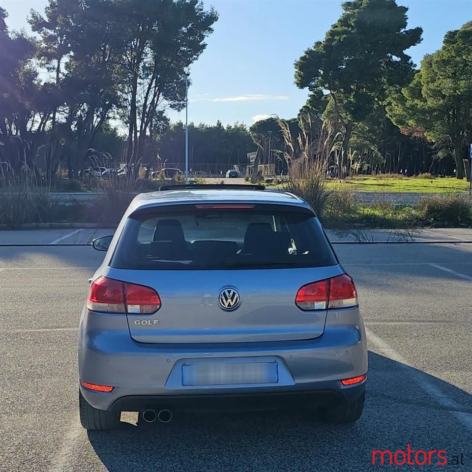 2009' Volkswagen Golf photo #5