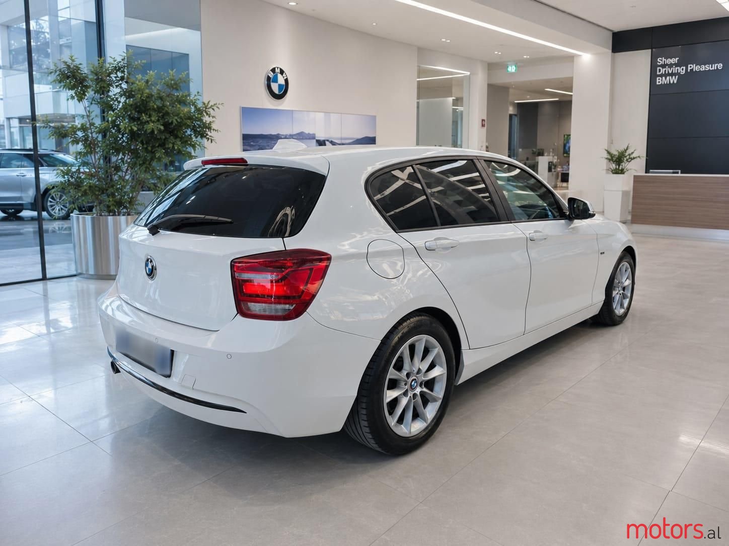 2012' BMW 120 photo #5