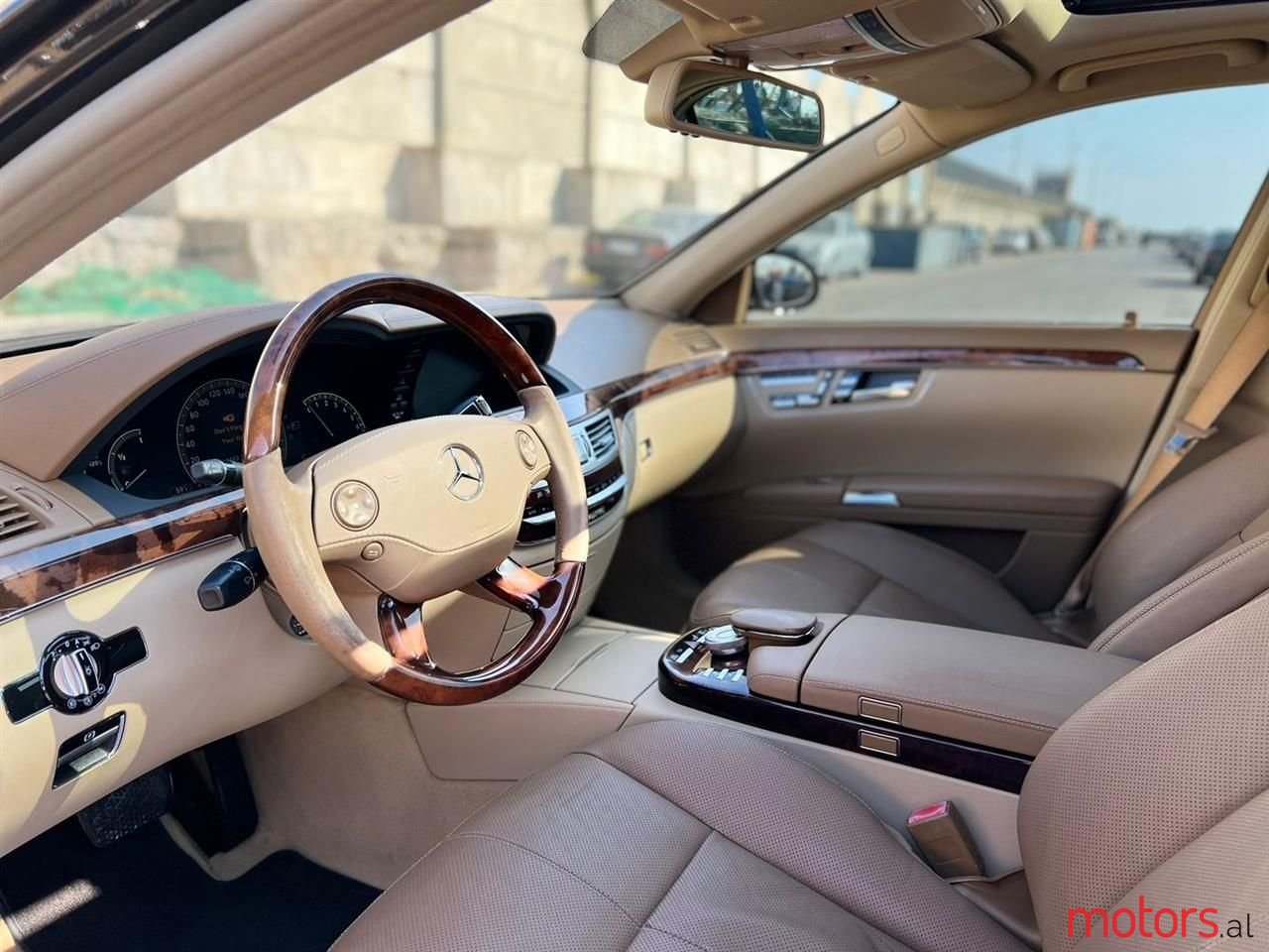 2008' Mercedes-Benz S 550 photo #5