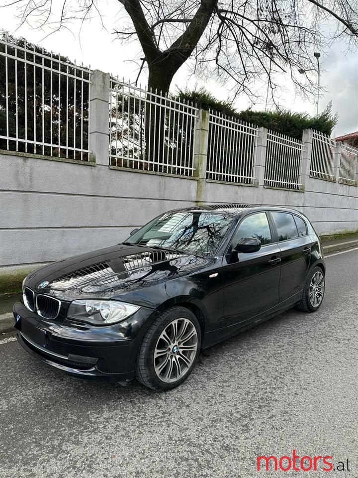 2011' BMW 118 photo #6