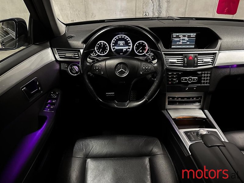 2013' Mercedes-Benz E 220 photo #2