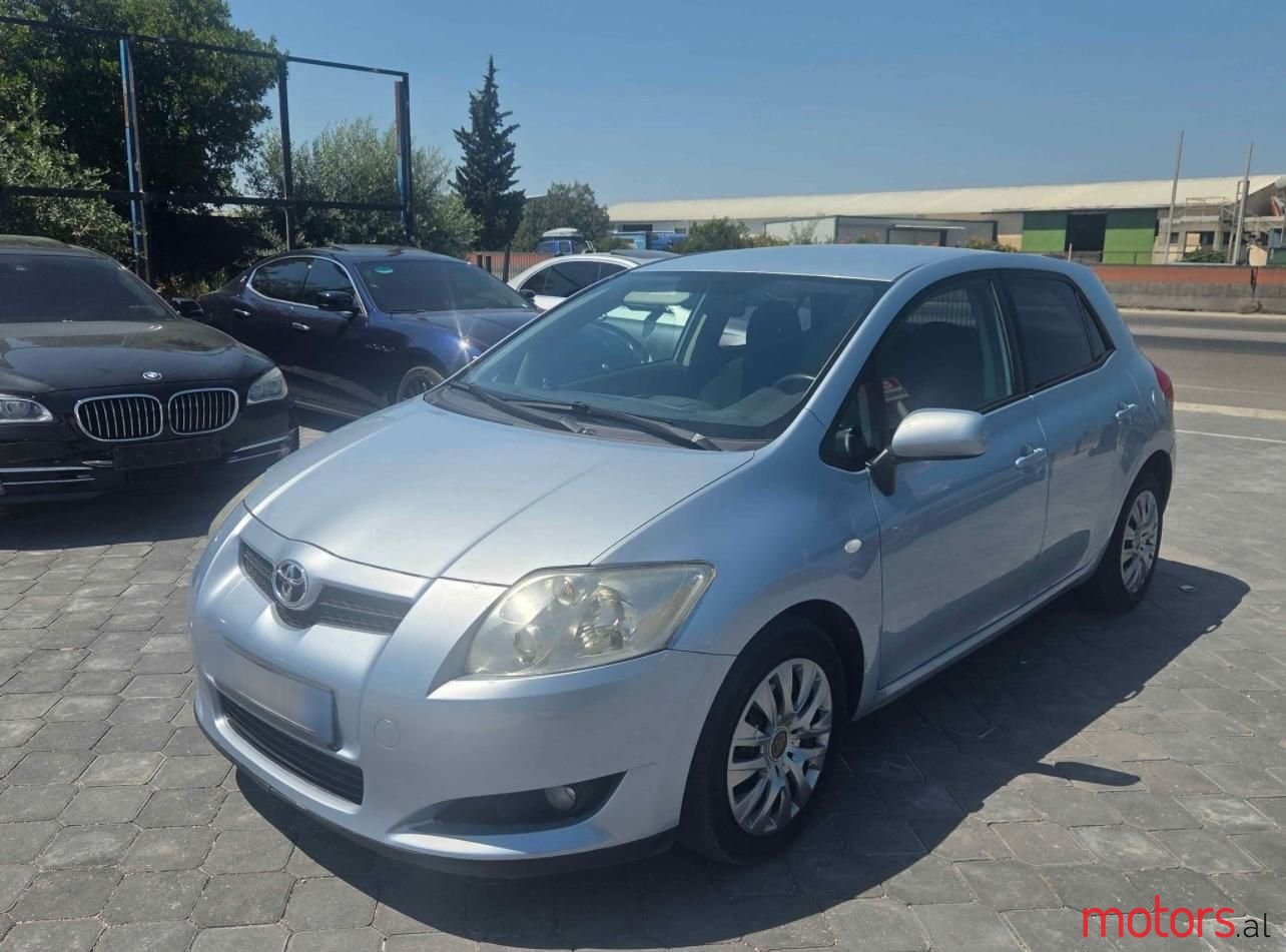 2008' Toyota Auris photo #2