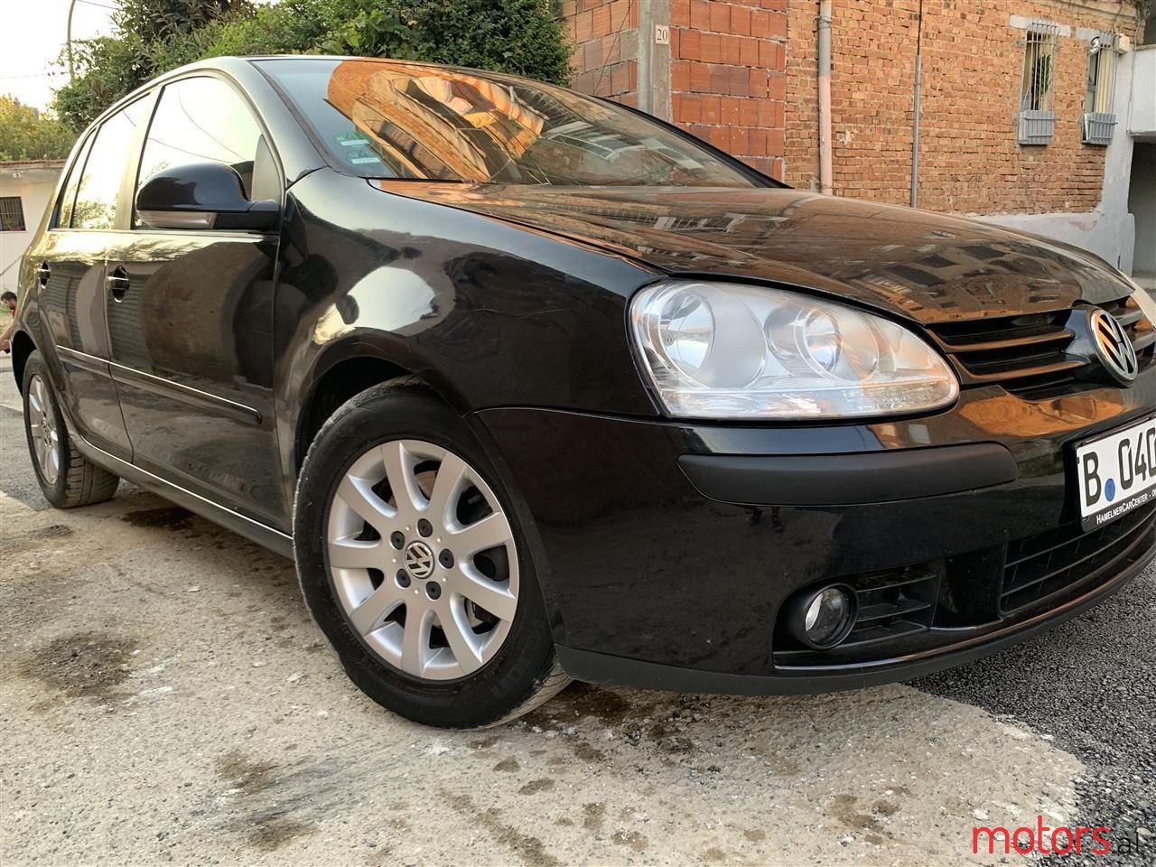 2005' Volkswagen Golf photo #1