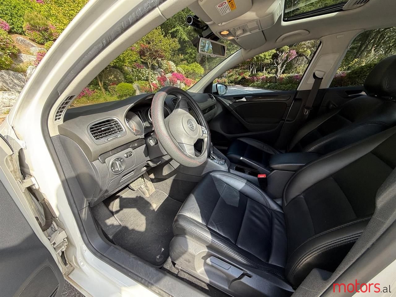 2012' Volkswagen Golf photo #6