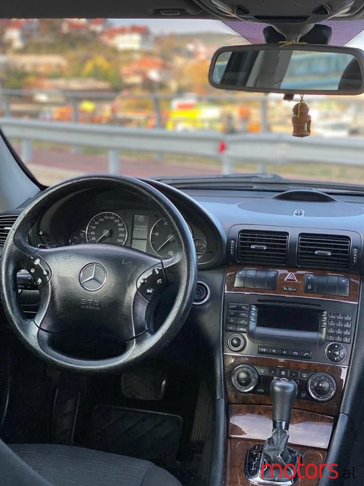 2006' Mercedes-Benz C 220 photo #1