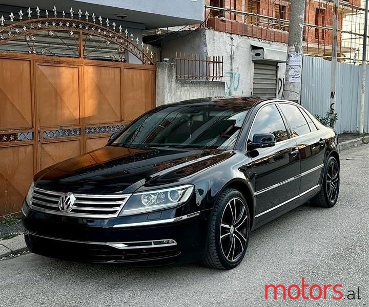 2012' Volkswagen Phaeton photo #3