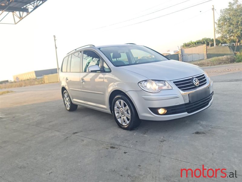 2007' Volkswagen Touran photo #1