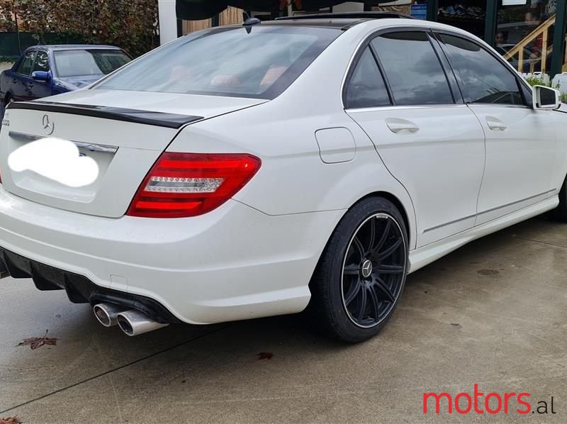 2012' Mercedes-Benz C 300 photo #5