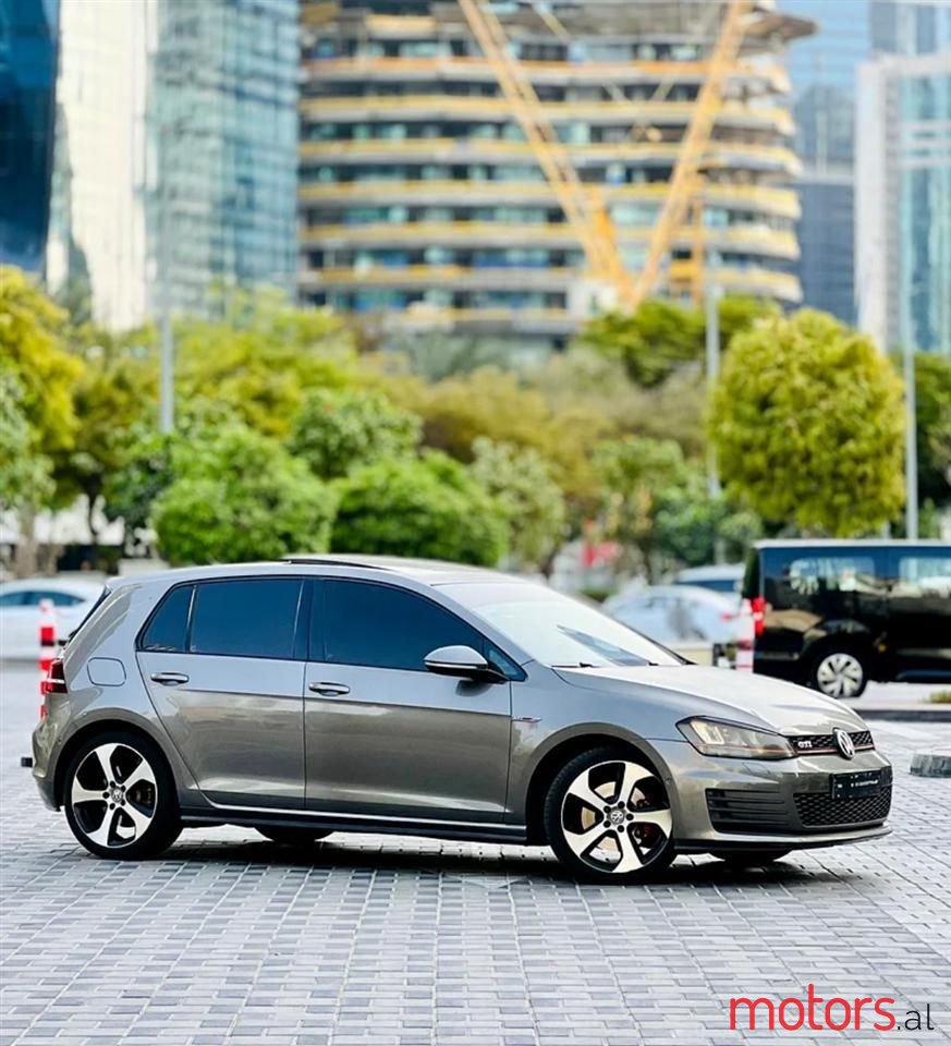 2015' Volkswagen Golf photo #1