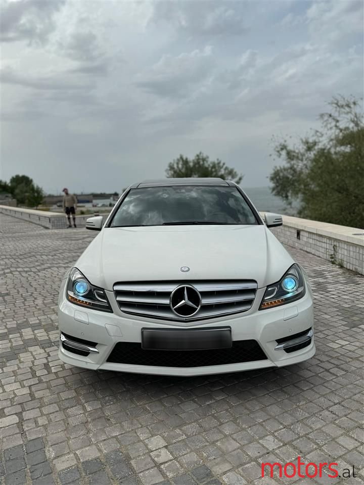 2012' Mercedes-Benz C 220 photo #5