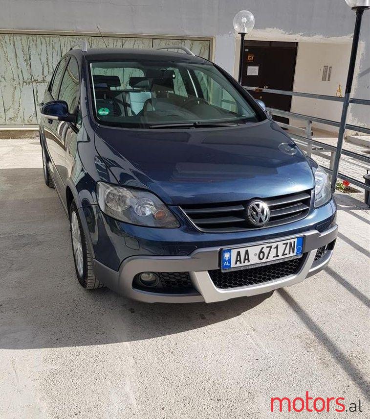 2008' Volkswagen Golf Plus photo #1