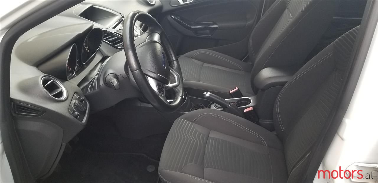 2014' Ford Fiesta photo #4