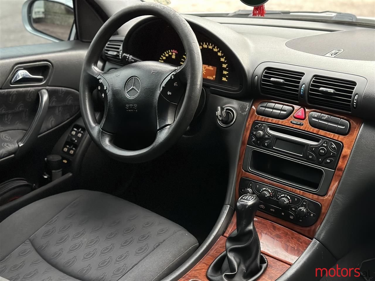 2003' Mercedes-Benz C 220 photo #2