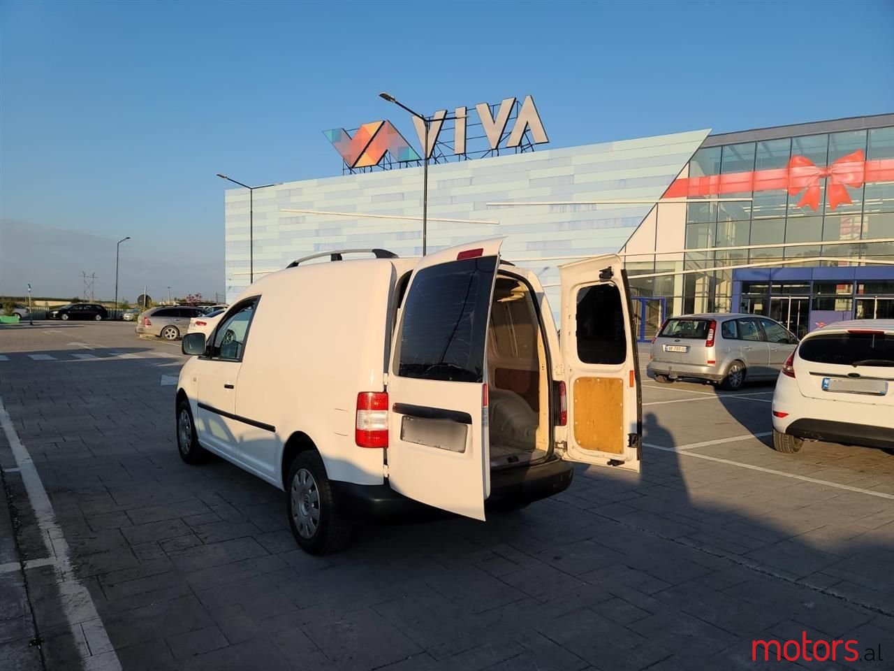 2009' Volkswagen Caddy photo #4