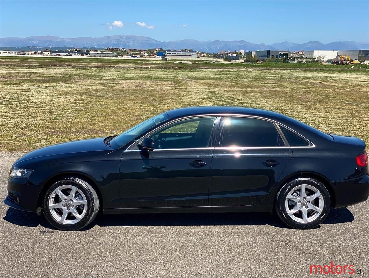 2010' Audi A4 photo #3
