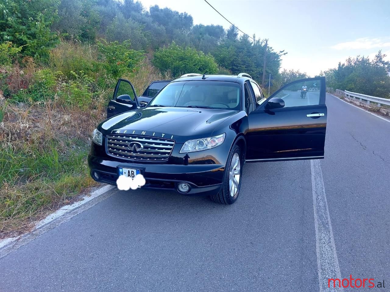 2005' Infiniti FX photo #2